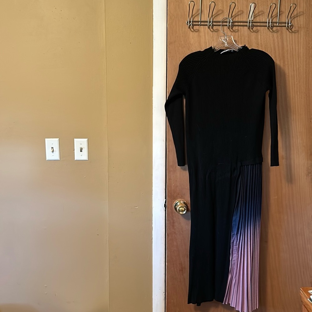 Never Worn 3/4 sleeve